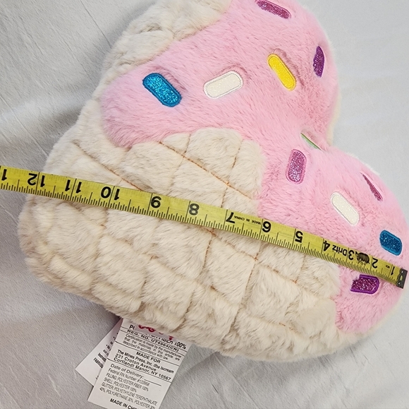 Icecream Heart-Shaped Pillow - Pink and Cream - Picture 4 of 16